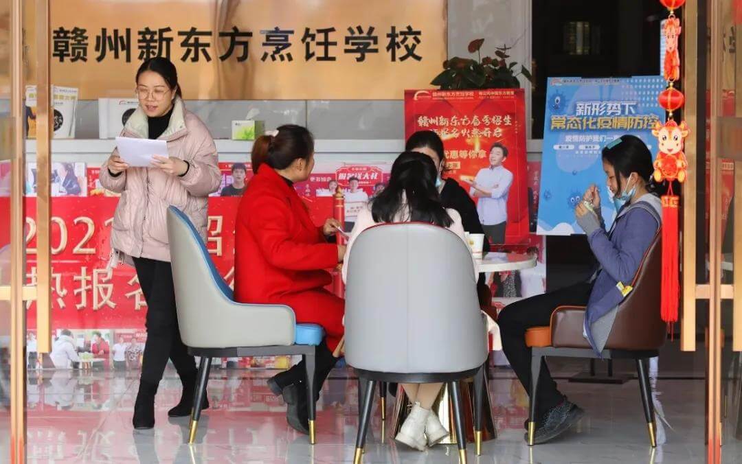 “地摊经济”+“小店经济”让这个夏天更加火热