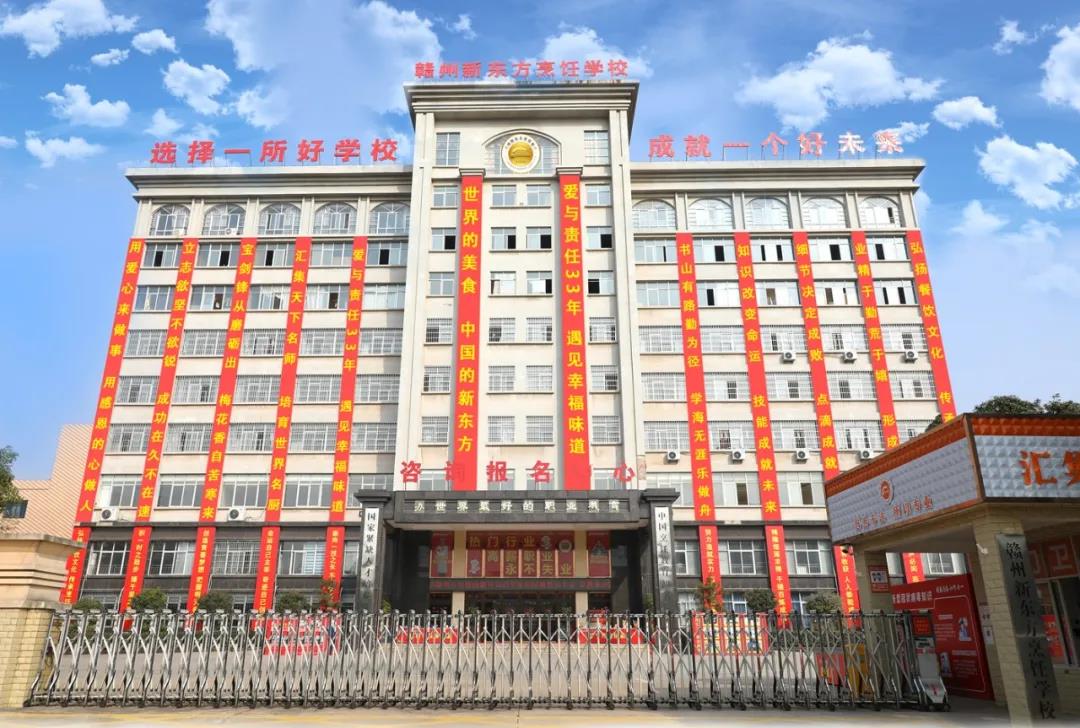 人社部：进一步加强高技能人才与专业技术人才职业发展