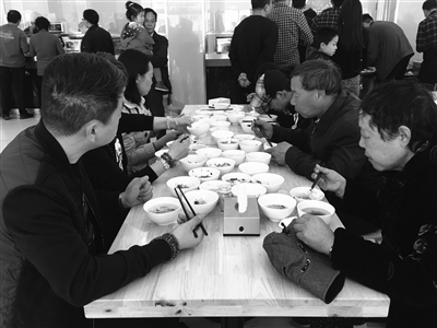 扬州市政府食堂给游客开门了