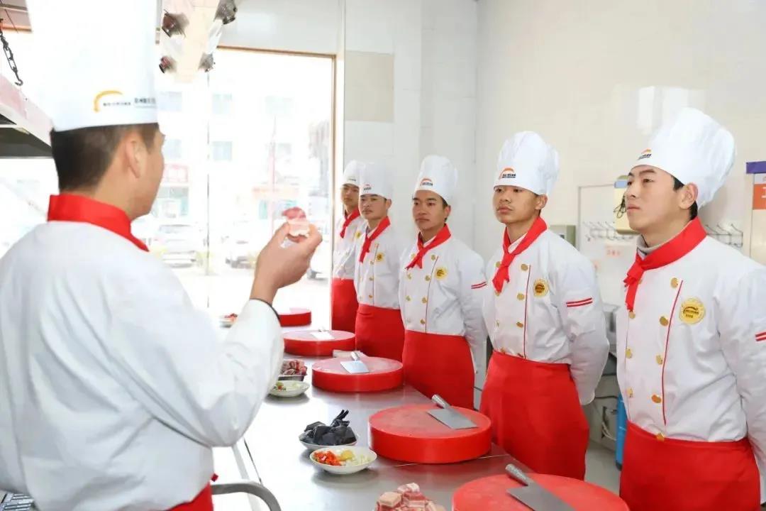 真材实料的实操训练，才是好学校的标准！