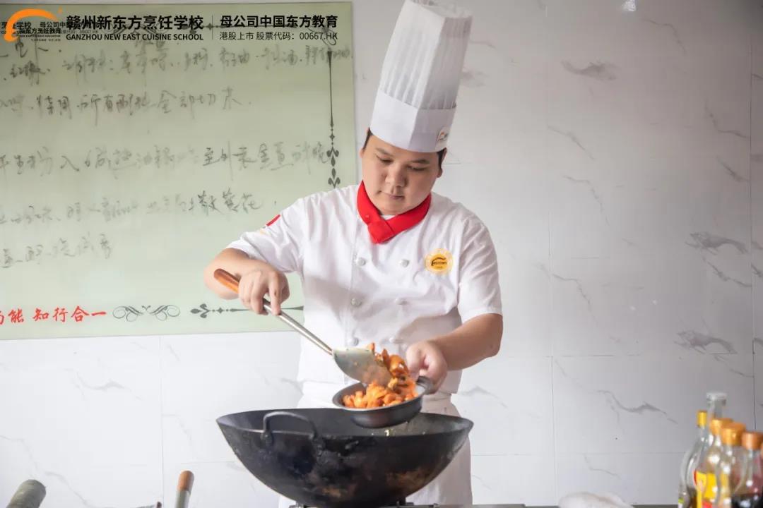 真材实料的实操训练，才是好学校的标准！