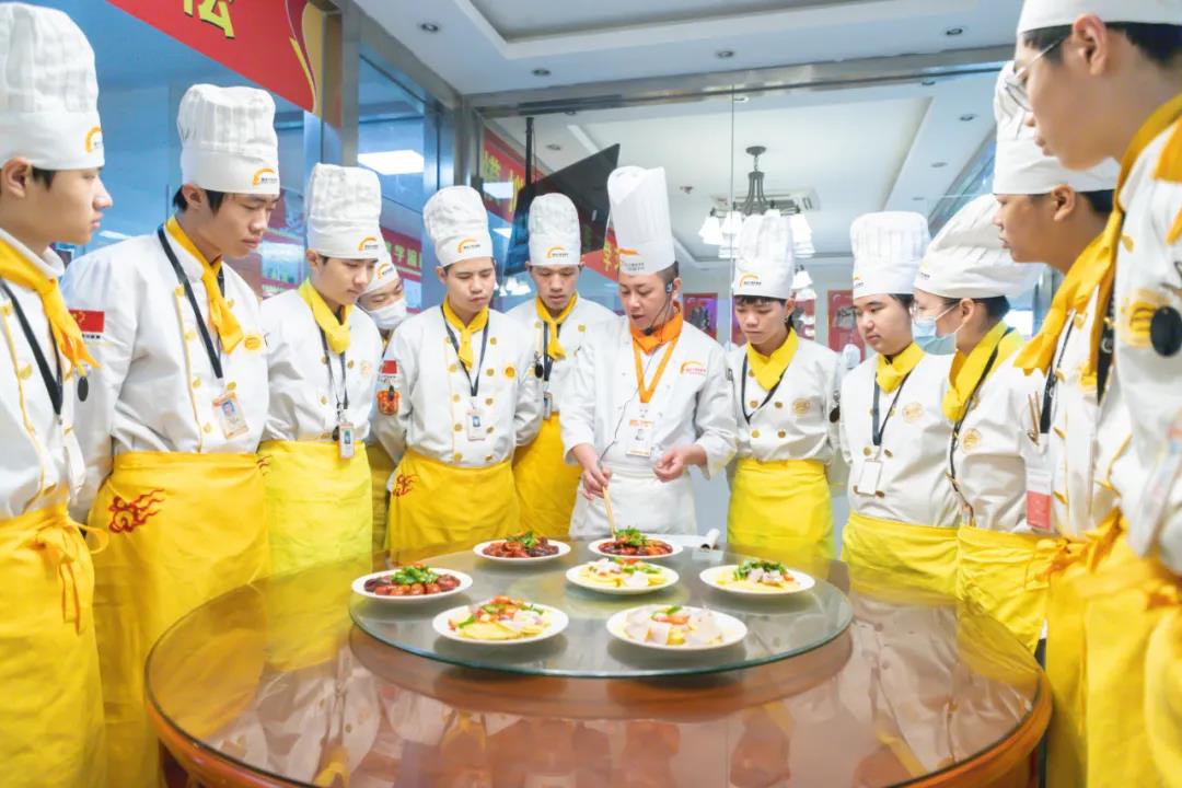 真材实料的实操训练，才是好学校的标准！