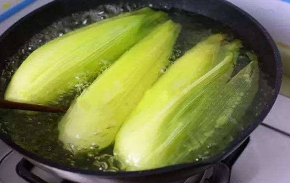 煮玉米需要多长时间？
