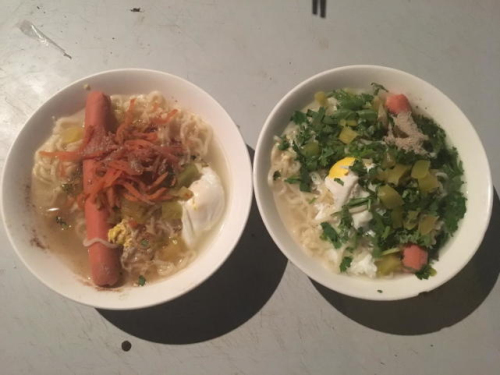 “深夜食堂”方便面版：老汉方便面夜宵摊日进千元
