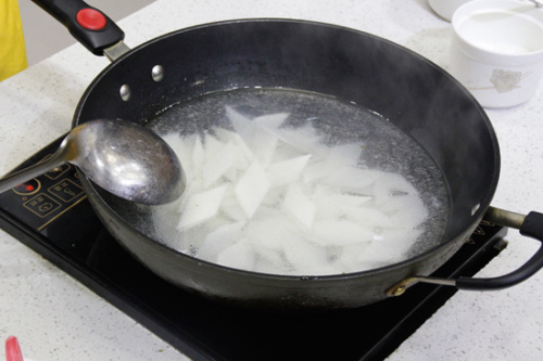 水在烹调中的作用