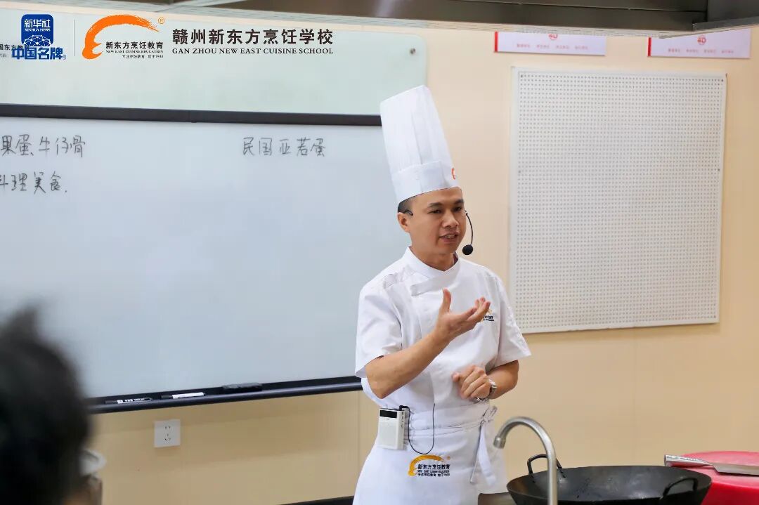 赣州新东方“大师进校园”活动圆满落幕